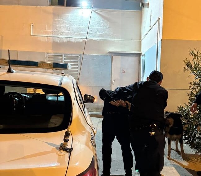 Intentó escapar y fue detenido…