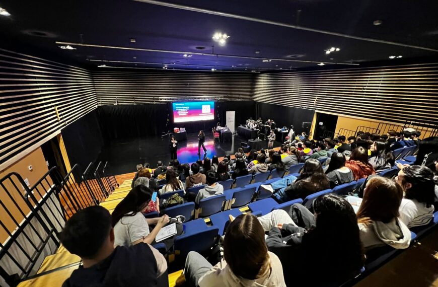 Más de 150 personas debatieron sobre IA, bienestar digital y cultura mediática