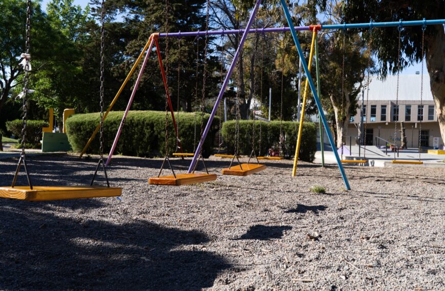 El Municipio reacondicionó los juegos de la plaza Soberanía tras sufrir vandalismo