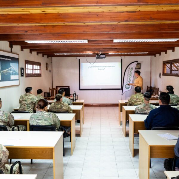 El Municipio desarrolló una jornada de capacitación ambiental para personal de la Fuerza Aérea Argentina