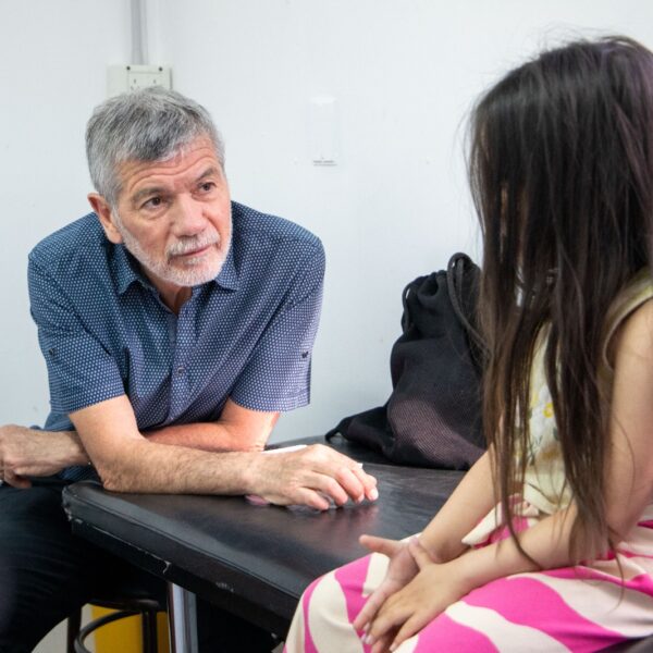 El tráiler de Salud Municipal comenzó con las atenciones en el centro de la ciudad