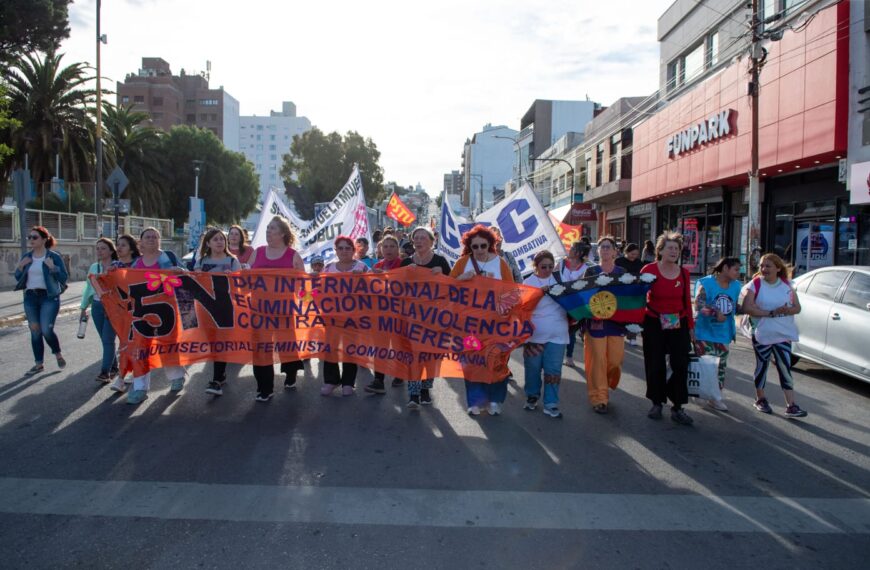 Se concretó la marcha por el Día Internacional de la Eliminación de la Violencia contra las Mujeres