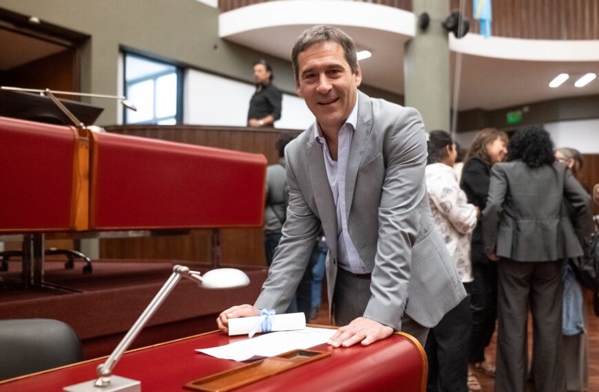 Luque recibió su diploma de…