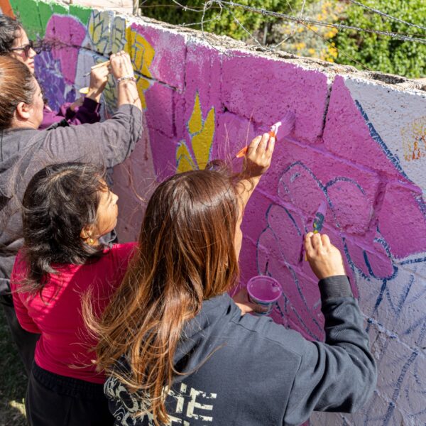 Se realizó una intervención artística en el Parque de la Ciudad en el marco del 25N