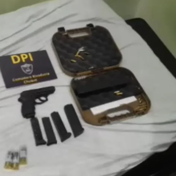 Allanamientos en Divina Providencia: secuestran armas, adaptadores y un vehículo adulterado