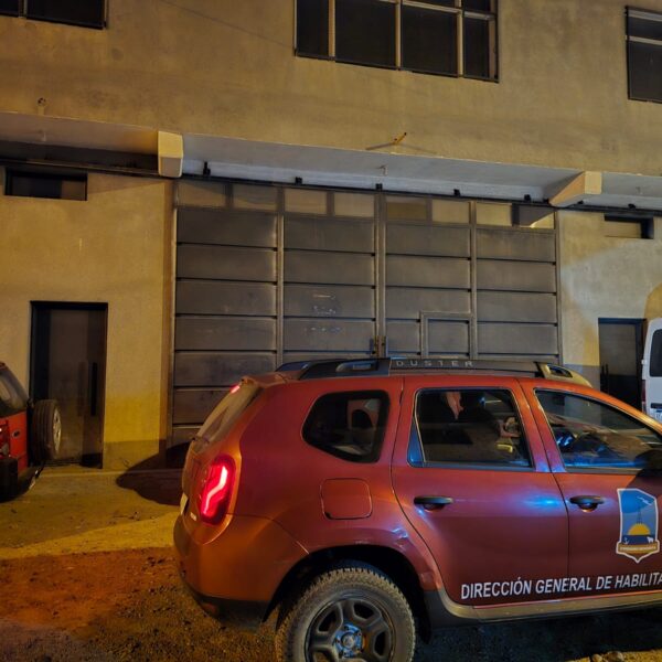 Clausuran una nueva fiesta clandestina en un salón no habilitado de la zona sur