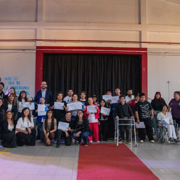 El Centro de Día Socio Terapéutico cerró el año con una emotiva noche de gala