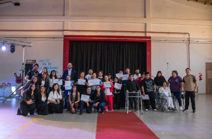 El Centro de Día Socio Terapéutico cerró el año con una emotiva noche de gala