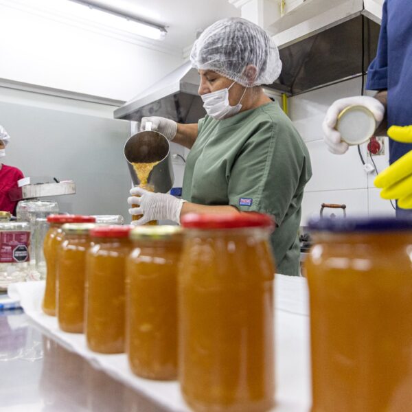 Personas en rehabilitación psicosocial completaron una capacitación en producción de dulces