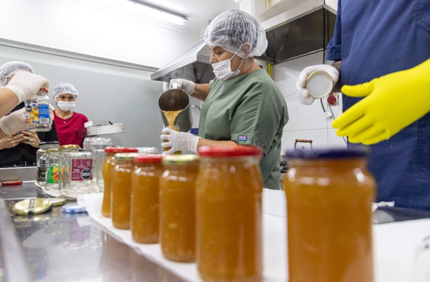 Personas en rehabilitación psicosocial completaron una capacitación en producción de dulces