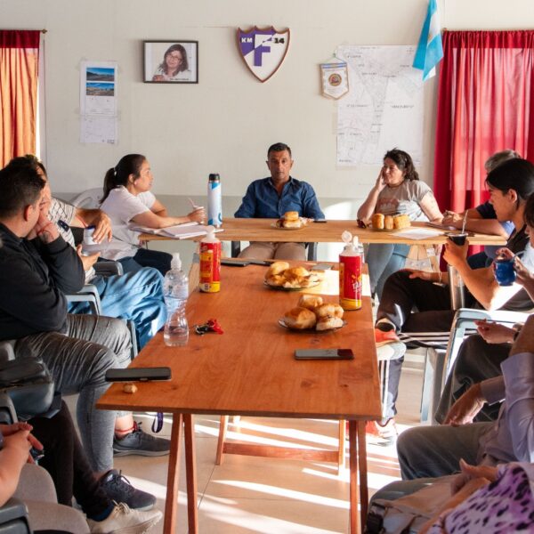 Funcionarios municipales se reunieron con referentes de barrio René Falavoro