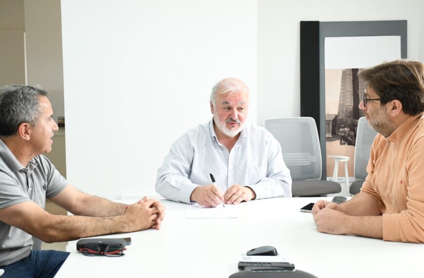 Se firmó el inicio de la obra de ampliación de la Escuela Municipal N° 2006