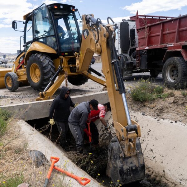 Iniciaron los trabajos de limpieza en el pluvial ubicado a la vera de la Ruta 3