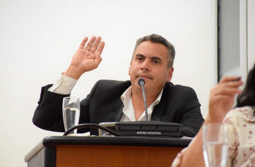 “Hoy lo urgente es estar con la gente y ayudar a las familias que lo perdieron todo”