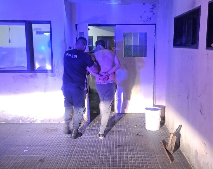 Entró a robar semidesnudo por una ventana y terminó detenido