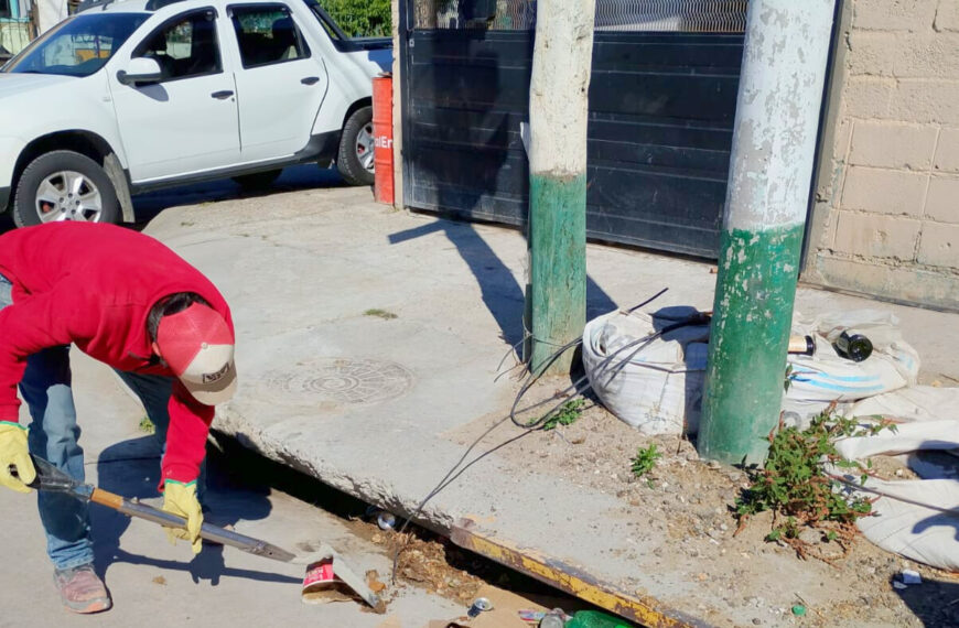 Mantenimiento preventivo: continúan las tareas de limpieza de sumideros en distintos barrios