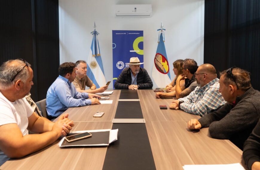 El intendente se reunió con vecinos por el desplazamiento del cerro Hermitte