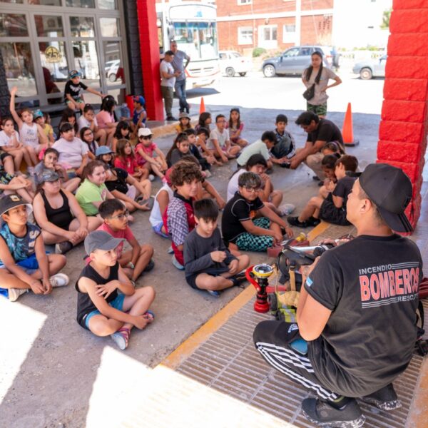Participantes de las Colonias de Verano visitaron el Cuartel Centro de Bomberos Voluntarios