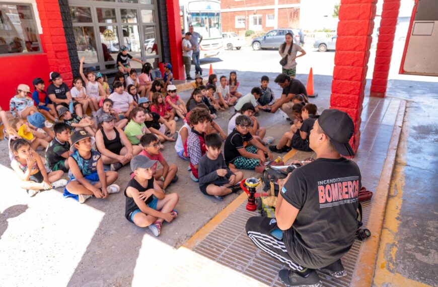 Participantes de las Colonias de Verano visitaron el Cuartel Centro de Bomberos Voluntarios