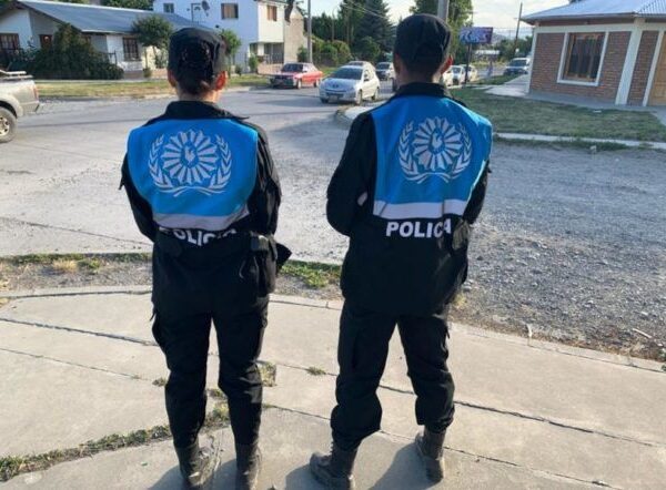 La Policía del Chubut impulsa una ley para cobrar horas extra y denuncia que trabaja sin compensación económica