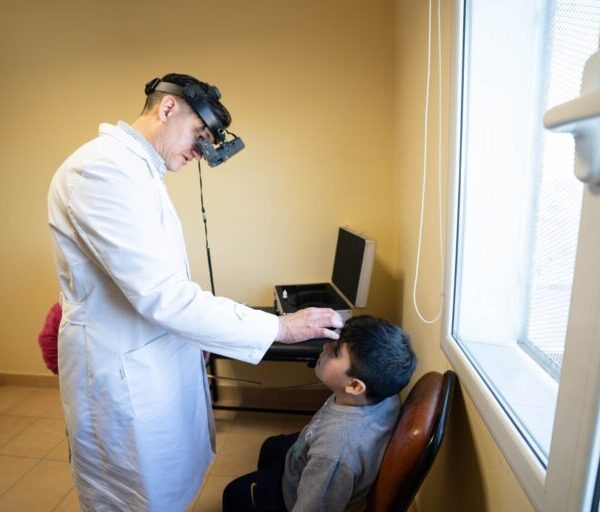 Salud Municipal suma controles oftalmológicos para el ingreso escolar en distintos puntos de la ciudad