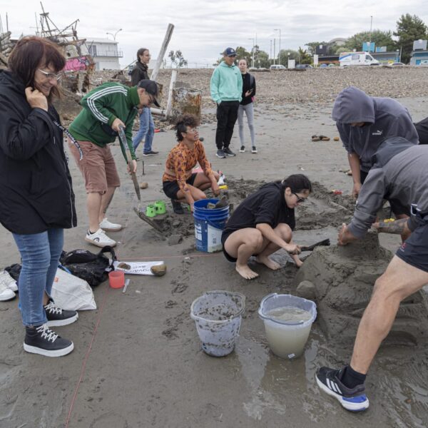 Se concretó el primer encuentro familiar de Esculturas en Arena