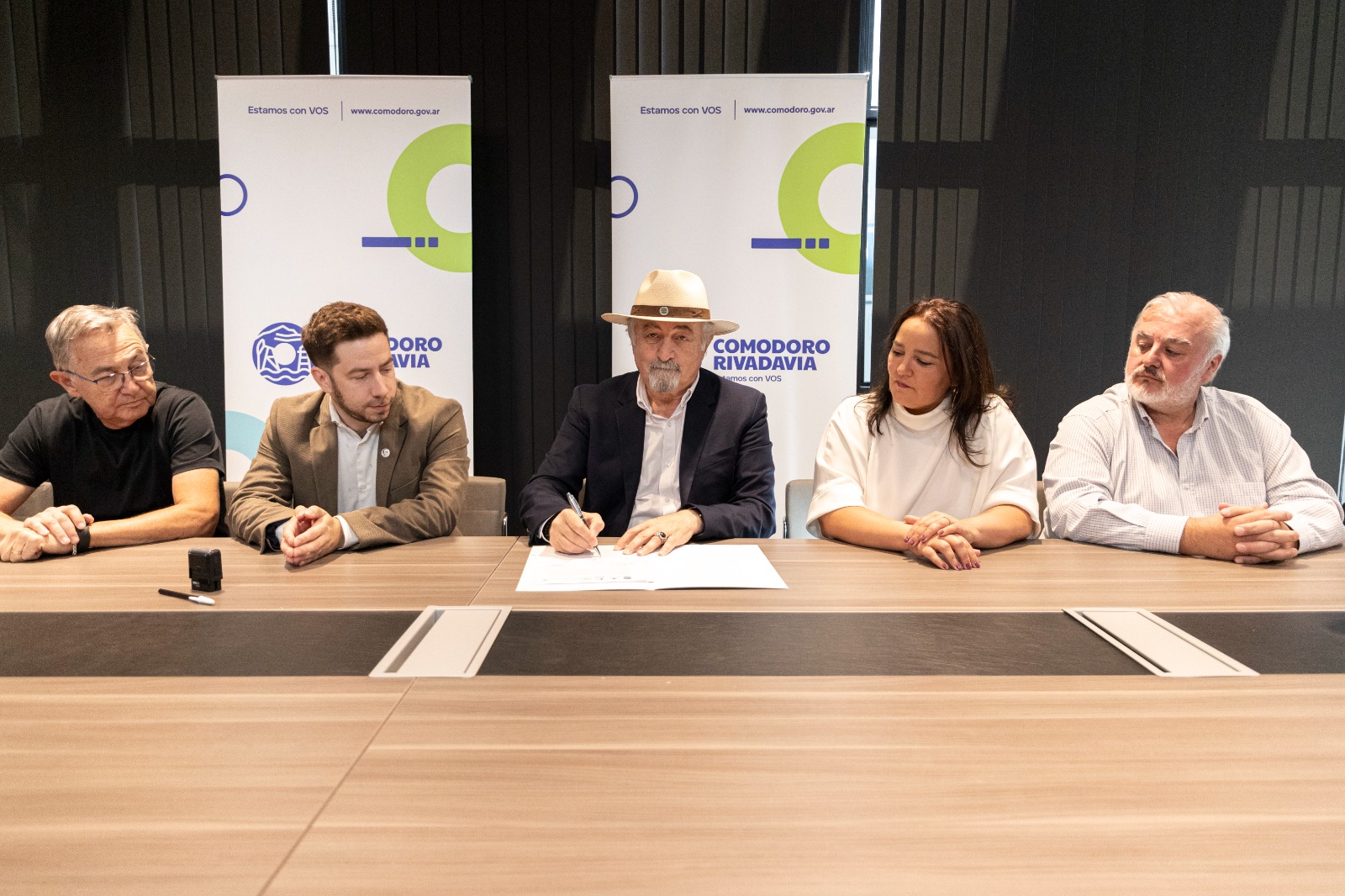 Othar firmó el convenio para generar distribución comunitaria de energía renovable en Comodoro