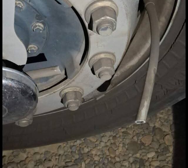 Agreden a una unidad del Expreso Rada Tilly durante la madrugada en medio del paro