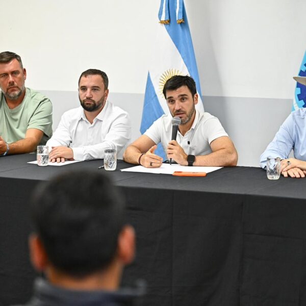 Ignacio Torres encabezó la licitación del conducto pluvial de descarga al mar en Comodoro Rivadavia