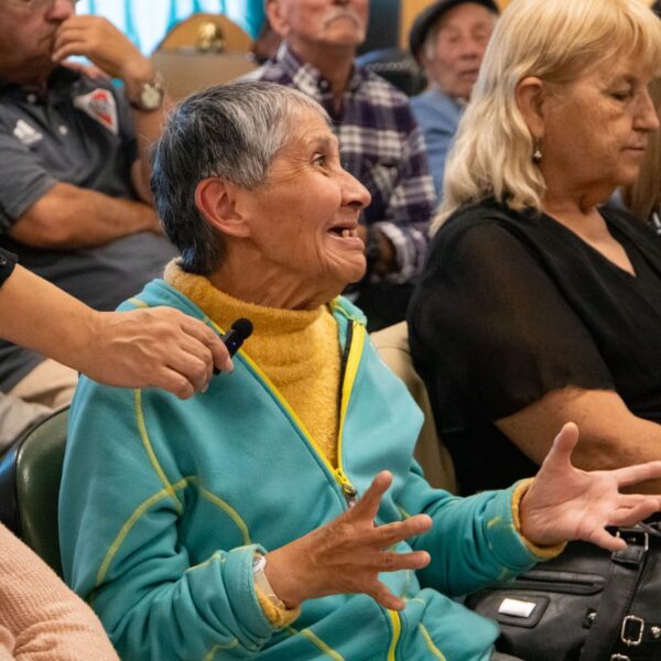 Adultos mayores participaron de una propuesta de Cine-Debate en el marco del Día de la Mujer
