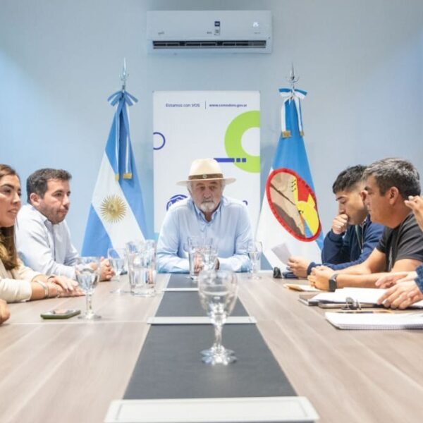 Othar recibió a vecinos de Los Bretes y presentó los proyectos para el barrio