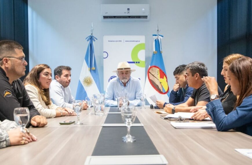 Othar recibió a vecinos de Los Bretes y presentó los proyectos para el barrio