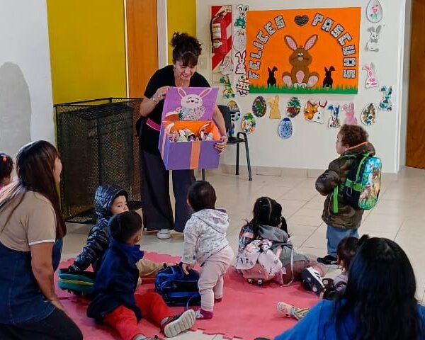 El CPB Stella Maris celebró las pascuas con los niños del Jardín Maternal