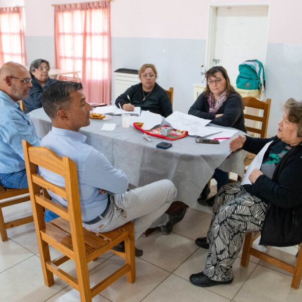 La Municipalidad acordó acciones con vecinos de Restinga Alí para mejorar la infraestructura barrial