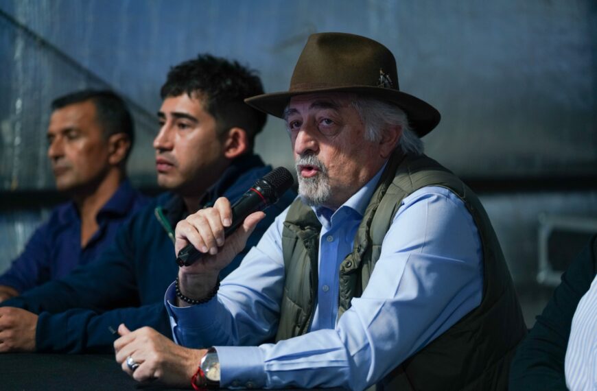 Othar rubricó la redeterminación de contratos para impulsar la mensura por sectores en Km. 17