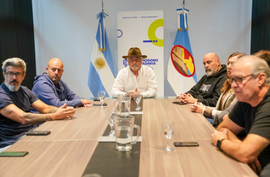 Othar se reunió con vecinos y Camuzzi por la red de gas afectada por el cerro Hermitte