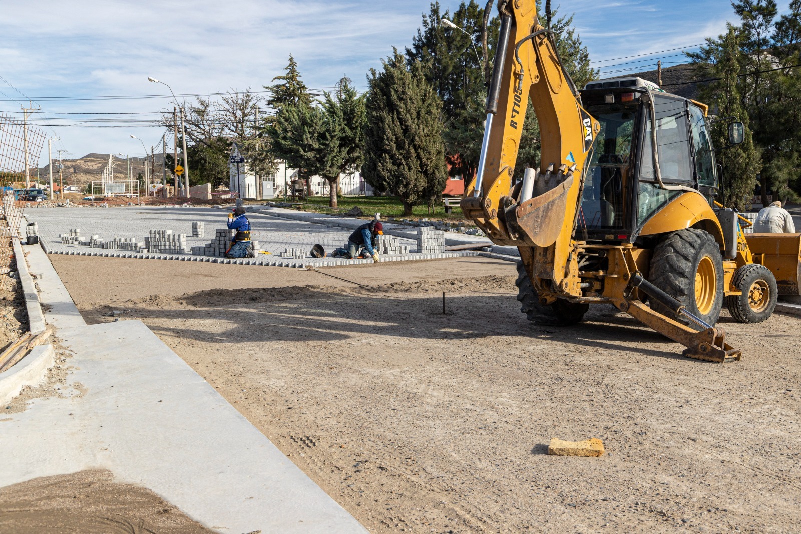 El Municipio avanza con dos importantes obras de pavimentación en Km. 3