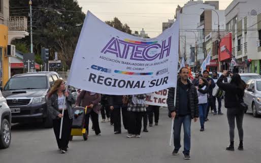 Trabajo dictó conciliación obligatoria y busca frenar el paro docente en Chubut