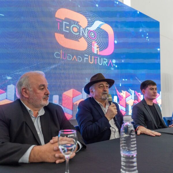 Othar inauguró el Festival 3D Tecno en el Centro de información Pública
