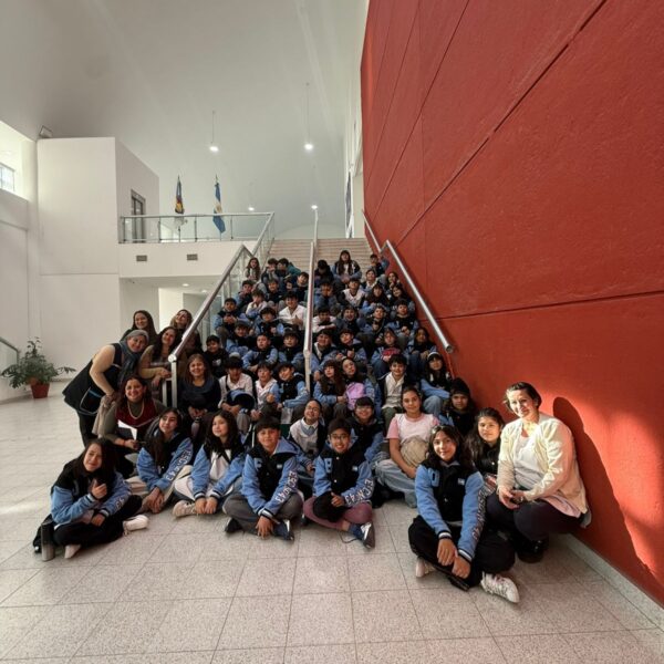 Estudiantes de la Escuela N° 43 recorrieron la Biblioteca Municipal