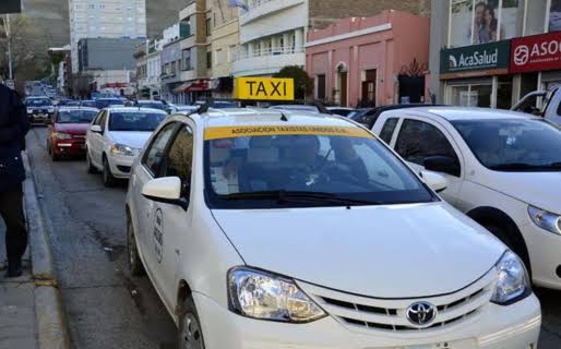 Taxista fue asaltado y golpeado&hellip;