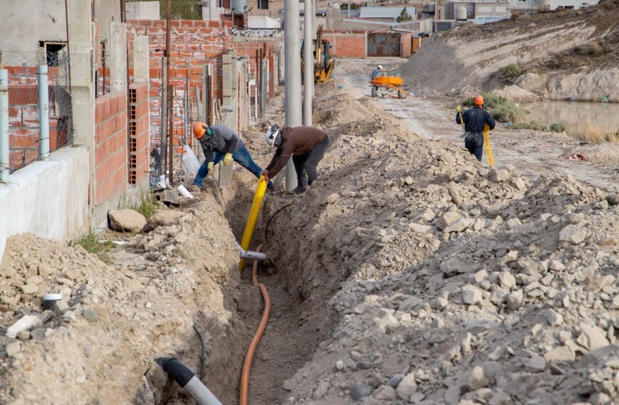 El Municipio amplía la red de gas del barrio Las Orquídeas y sigue instalando servicios en la ciudad