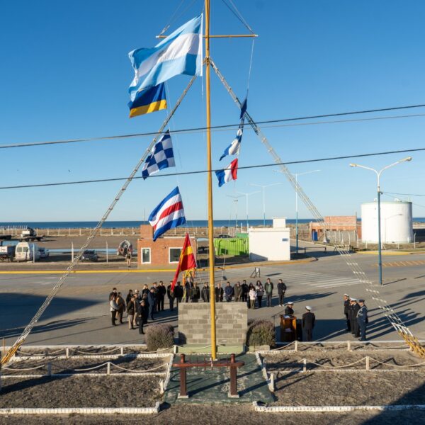 La Municipalidad acompañó el acto por el 212º Aniversario de la Armada Argentina