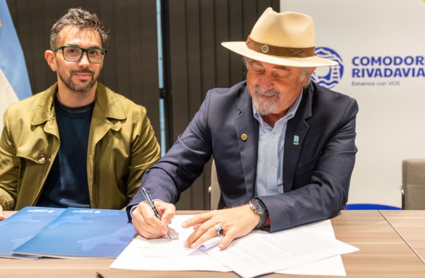 Othar firmó el contrato con MR para el nuevo servicio de transporte público urbano