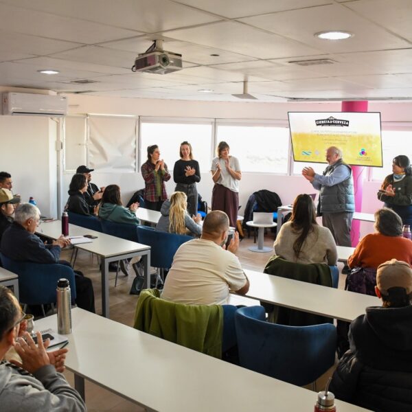 Comodoro Conocimiento capacitó a productores artesanales cerveceros