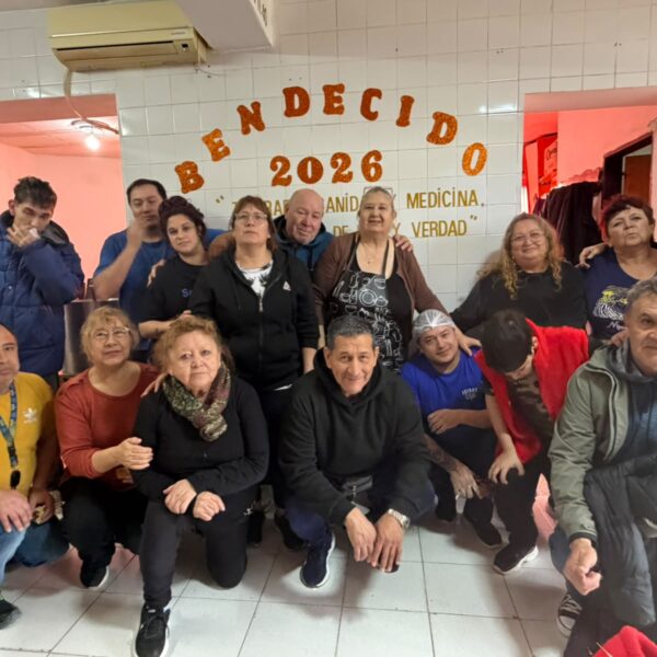 El Templo El Kayros de Dios realizó una nueva olla solidaria en Km 8.