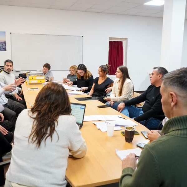 Neumann analizará el contrato de transporte público entre el Municipio y Grupo MR antes de emitir dictamen