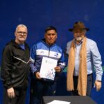 Se entregaron materiales deportivos a…