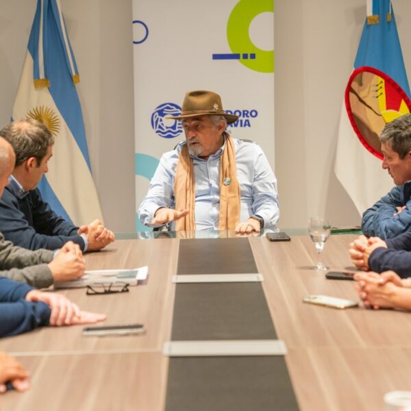 Amplio frente político y gremial en defensa del patrimonio de Comodoro ante el traspaso de tierras de YPF