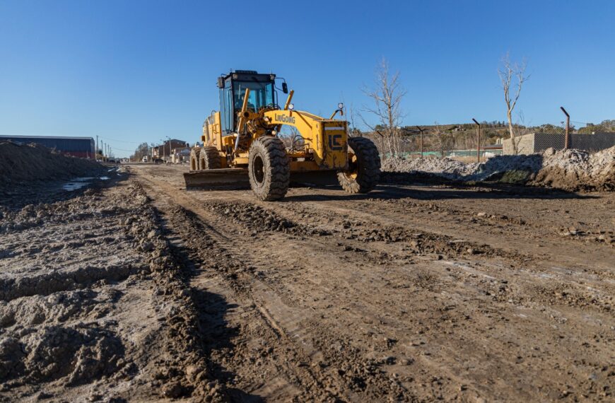 Se intensifican los trabajos para optimar la transitabilidad de la calle Concejal Ávila